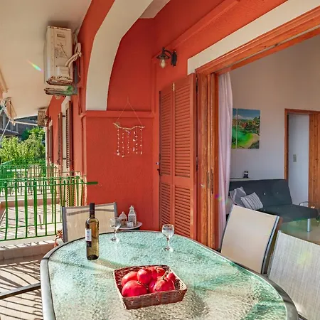 Golden Flower's Apartment